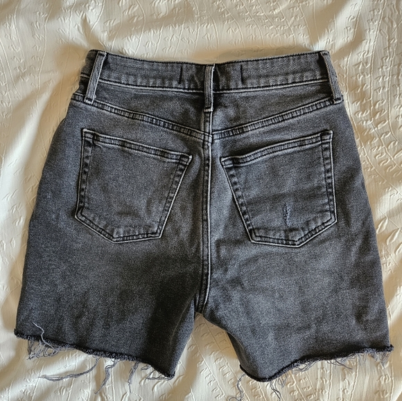 Hollister Shorts - Picture 2 of 3
